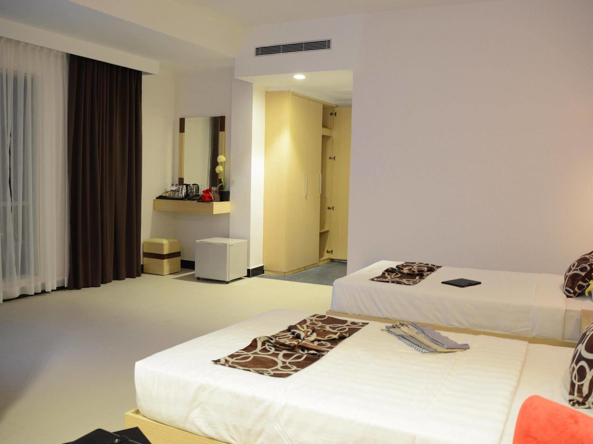 Moon Julie Hotel Sihanoukville Luaran gambar