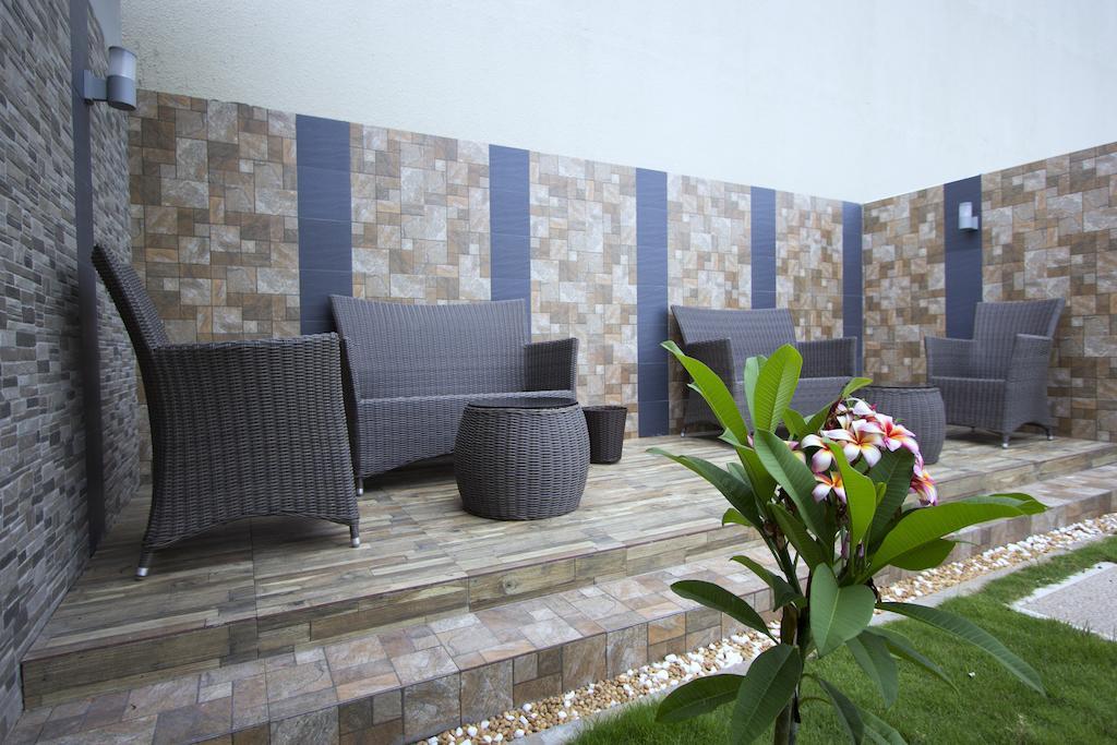 Moon Julie Hotel Sihanoukville Luaran gambar